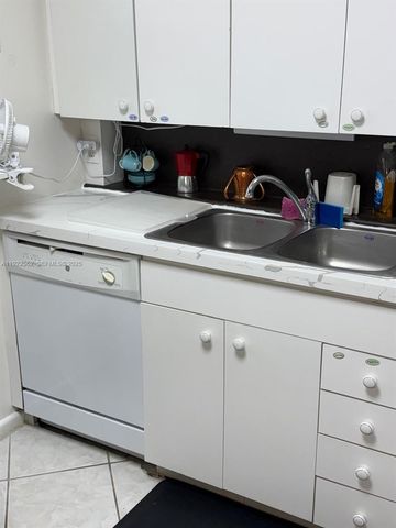 4001 Upminster J 4001, Deerfield Beach, FL 33442