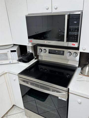 4001 Upminster J 4001, Deerfield Beach, FL 33442