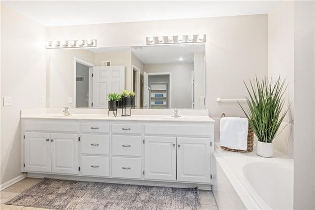 15183 S Greenwood Street 2700, Olathe, KS 66062