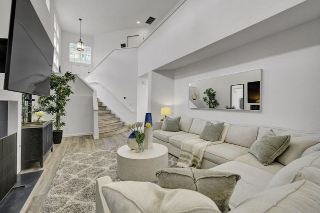 230 Lakeridge Way, San Ramon, CA 94582