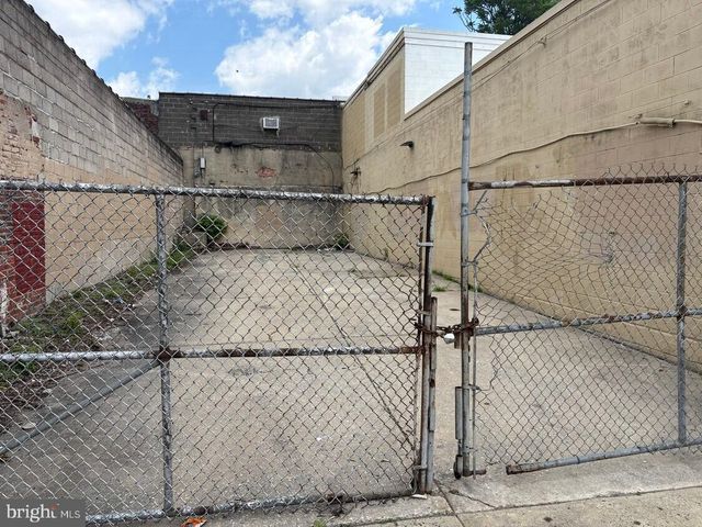 2201 W CAMBRIA ST, Philadelphia, PA 19132