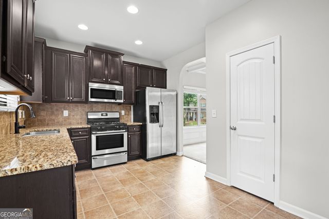66 Matador Way, Newnan, GA 30263