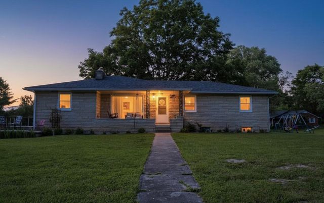 270 W Railroad, Stanton, KY 40380