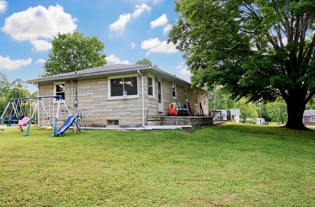 270 W Railroad, Stanton, KY 40380