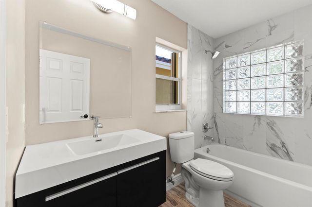 18921 SW 15th Street, Pembroke Pines, FL 33029