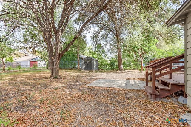 960 E Mountain Street, Seguin, TX 78155