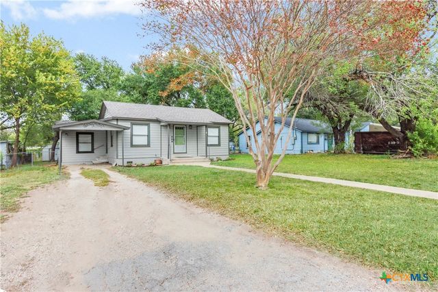 960 E Mountain Street, Seguin, TX 78155