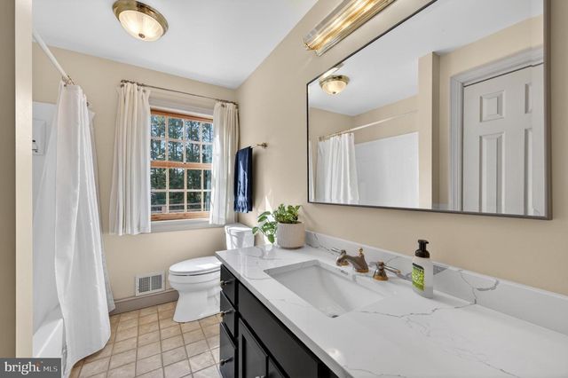 1398 MORSTEIN RD, West Chester, PA 19380