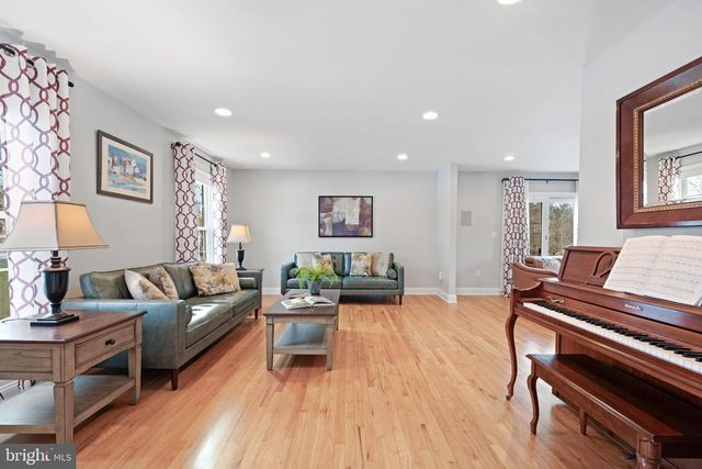 16 PARTRIDGE RUN, Belle Mead, NJ 08502