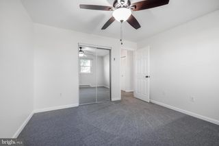 12 DEFOE CIR, Newark, DE 19702