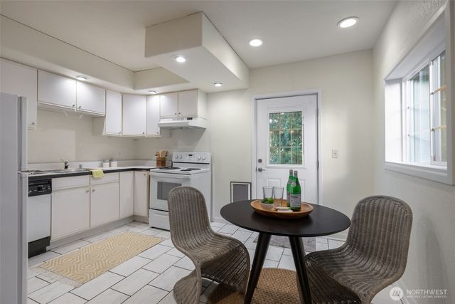 17830 66th Place W, Lynnwood, WA 98037