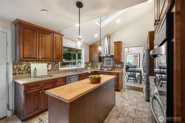 17830 66th Place W, Lynnwood, WA 98037