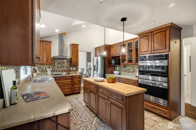 17830 66th Place W, Lynnwood, WA 98037