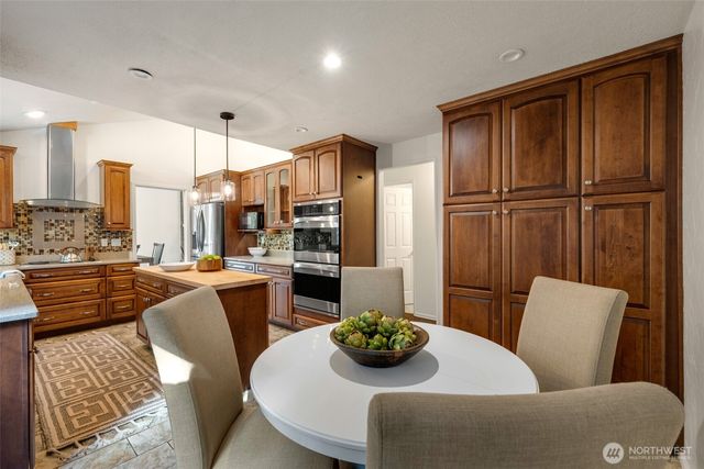 17830 66th Place W, Lynnwood, WA 98037