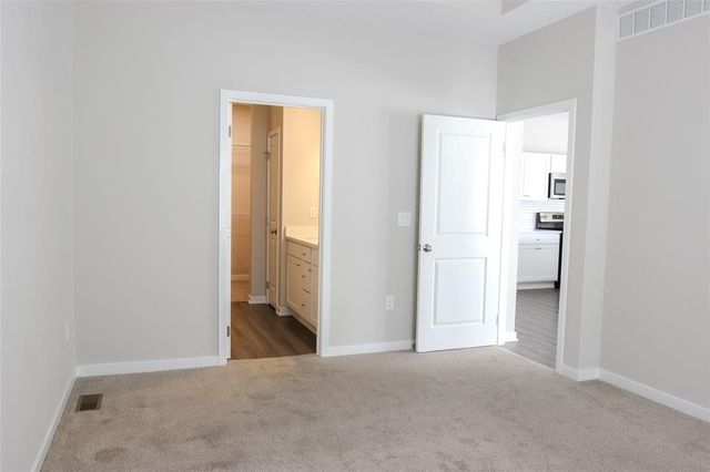 964 NE 64th Avenue, Des Moines, IA 50313