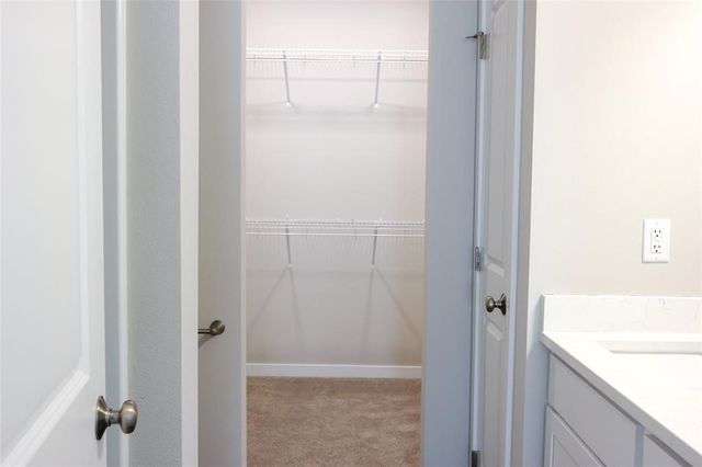 964 NE 64th Avenue, Des Moines, IA 50313