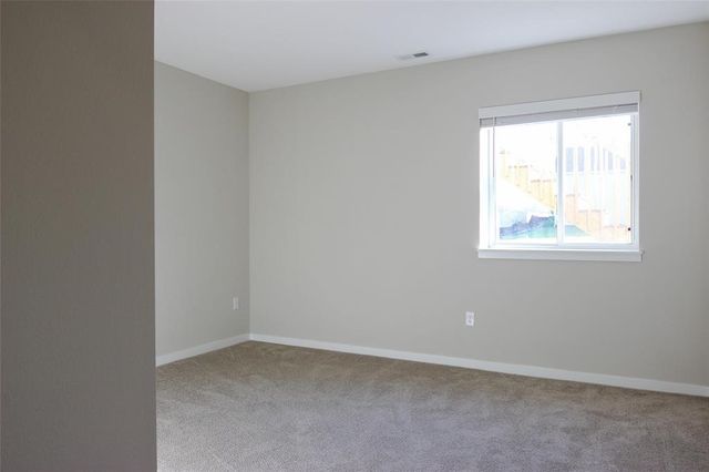 964 NE 64th Avenue, Des Moines, IA 50313