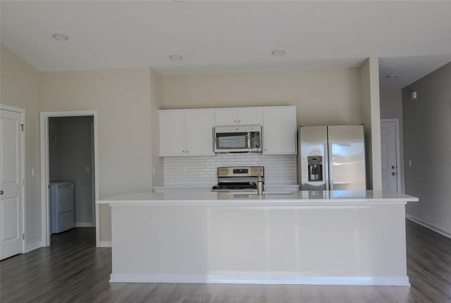 964 NE 64th Avenue, Des Moines, IA 50313