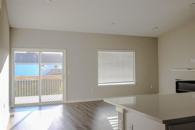 964 NE 64th Avenue, Des Moines, IA 50313