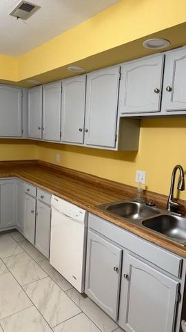 213 N Ryan's Way, St Joseph, MO 64506