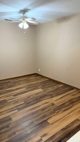 213 N Ryan's Way, St Joseph, MO 64506