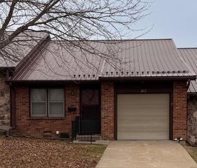 213 N Ryan's Way, St Joseph, MO 64506