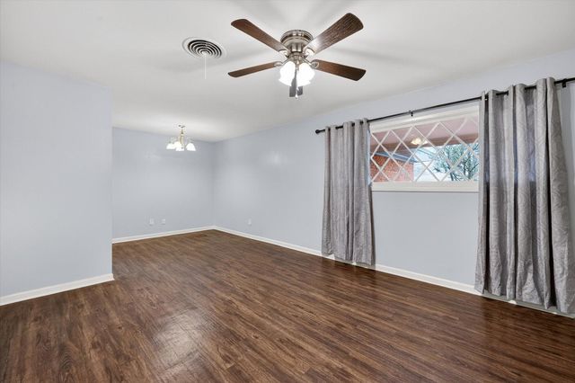 4915 17th Street, Lubbock, TX 79416