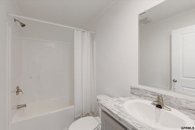 306 E 37 Street, Bellevue, NE 68005