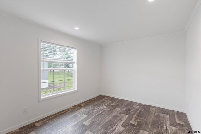 306 E 37 Street, Bellevue, NE 68005