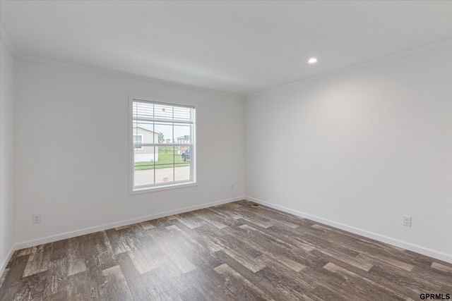 306 E 37 Street, Bellevue, NE 68005