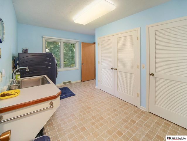 929 S Cotner Boulevard, Lincoln, NE 68510