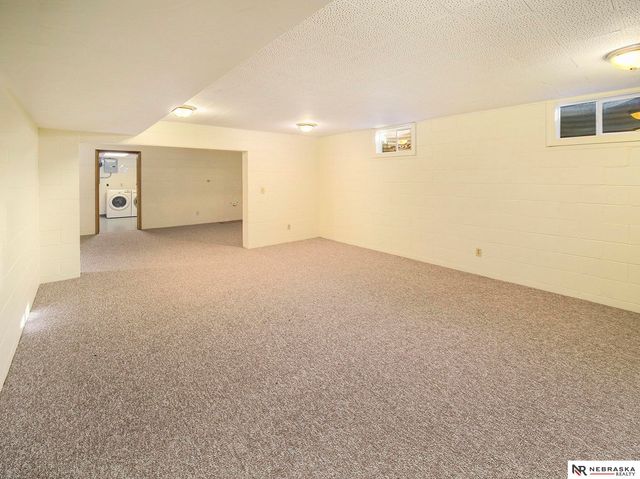 929 S Cotner Boulevard, Lincoln, NE 68510