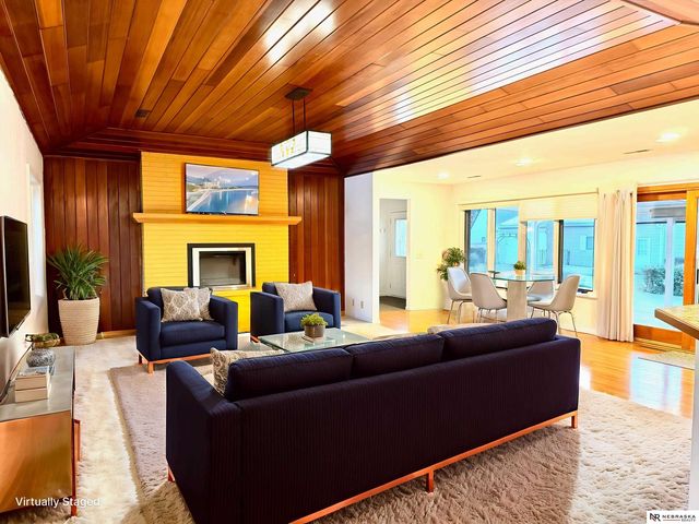 929 S Cotner Boulevard, Lincoln, NE 68510