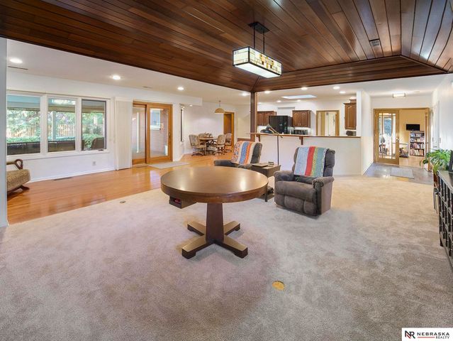 929 S Cotner Boulevard, Lincoln, NE 68510