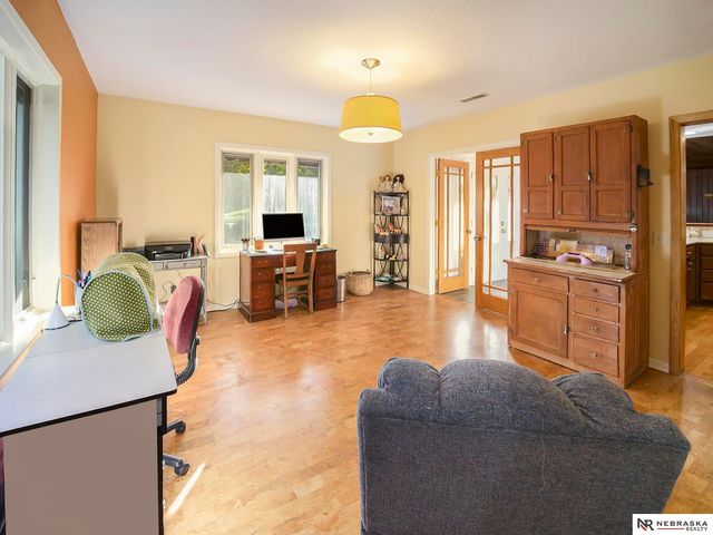 929 S Cotner Boulevard, Lincoln, NE 68510