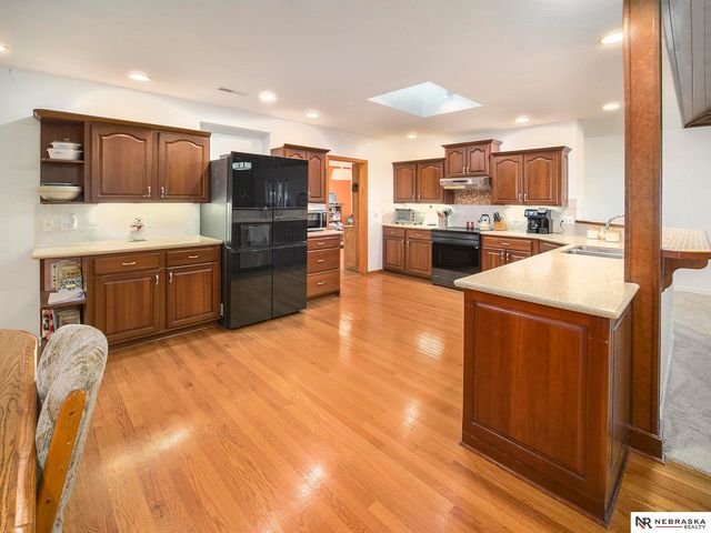 929 S Cotner Boulevard, Lincoln, NE 68510