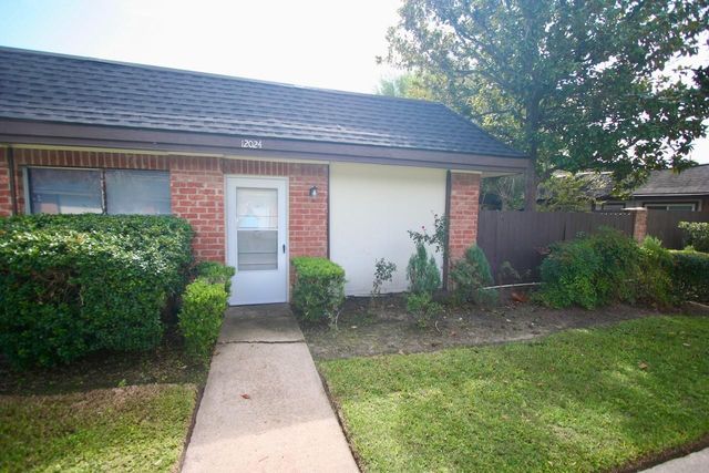 12024 Mighty Oak Drive A, Houston, TX 77066