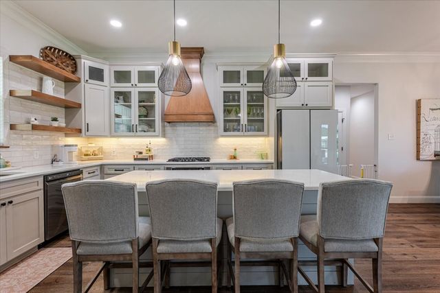 161 Helton Drive, Granbury, TX 76049