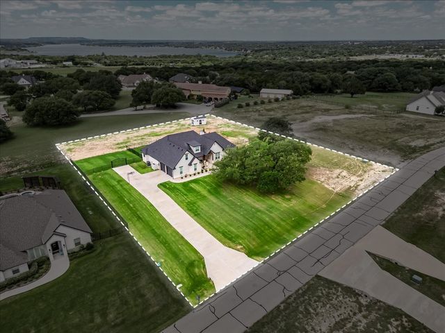 161 Helton Drive, Granbury, TX 76049