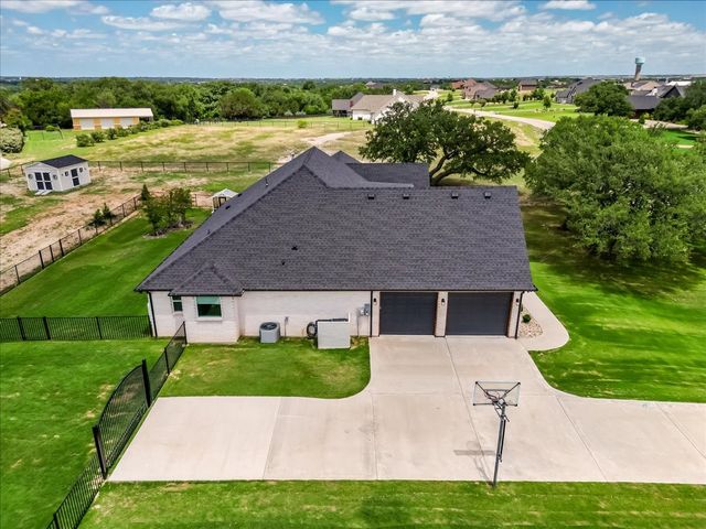 161 Helton Drive, Granbury, TX 76049