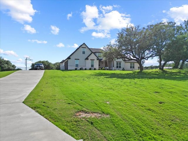 161 Helton Drive, Granbury, TX 76049