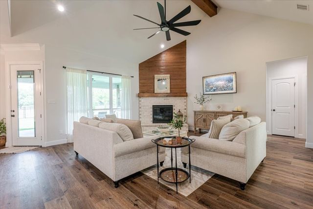 161 Helton Drive, Granbury, TX 76049