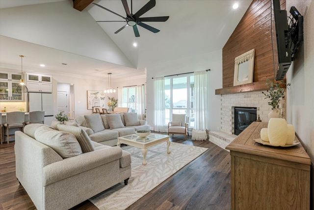 161 Helton Drive, Granbury, TX 76049