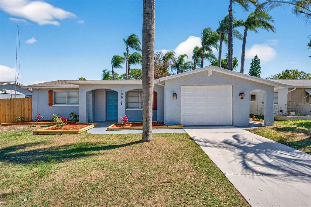 Image 1 of property listing at 10018 KINGSWOOD LANE, Port Richey, FL 34668