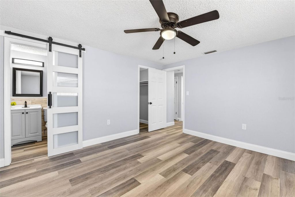 Image 16 of property listing at 10018 KINGSWOOD LANE, Port Richey, FL 34668