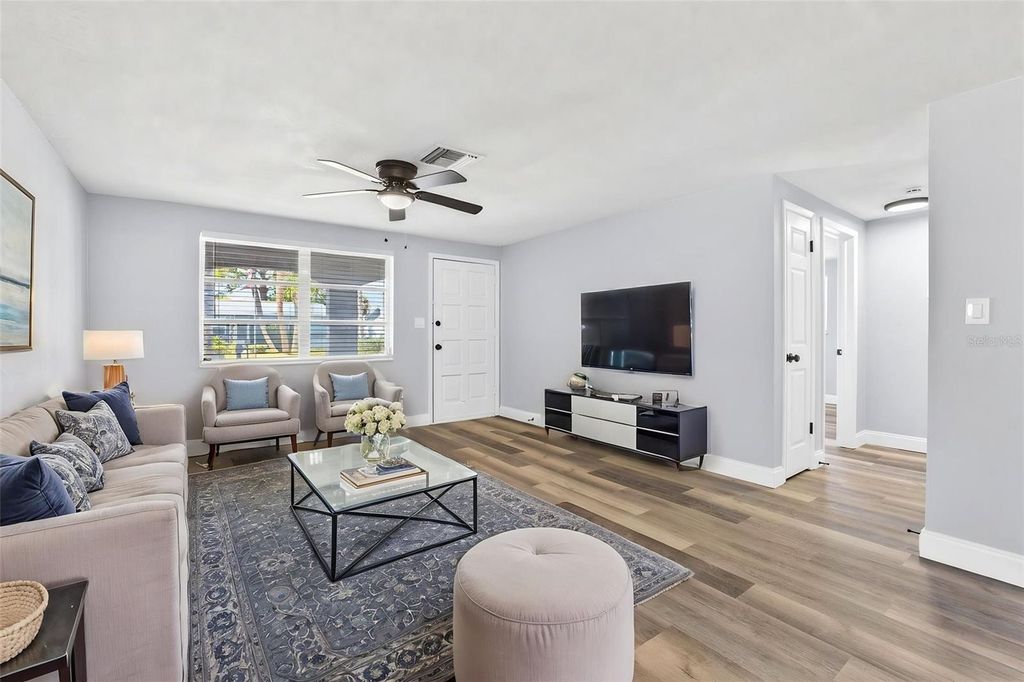 Image 6 of property listing at 10018 KINGSWOOD LANE, Port Richey, FL 34668