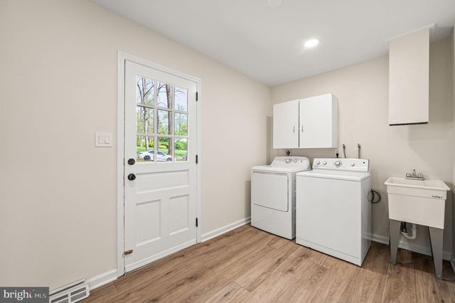 307 CENTER HILL RD, Wilmington, DE 19807