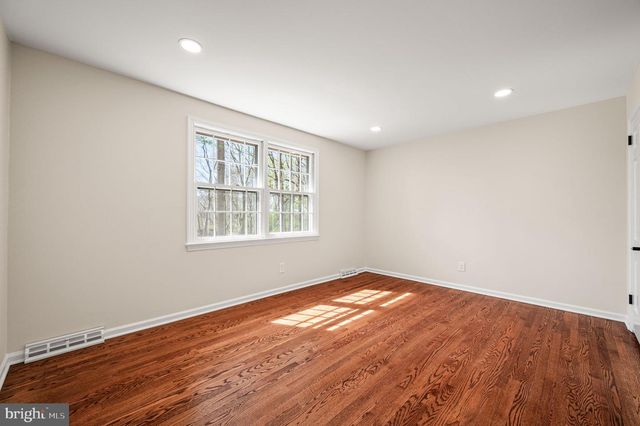 307 CENTER HILL RD, Wilmington, DE 19807