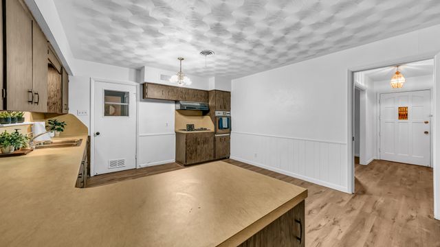 100 Oakhurst Drive, Hurst, TX 76053