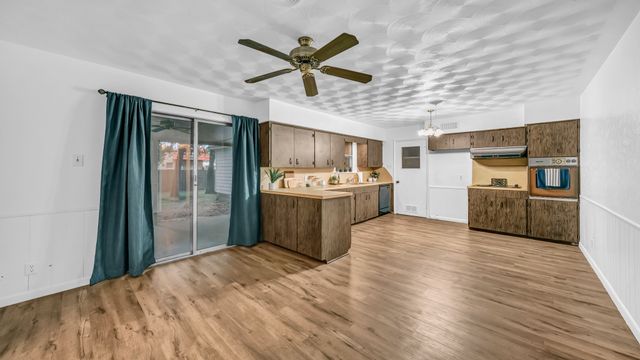 100 Oakhurst Drive, Hurst, TX 76053